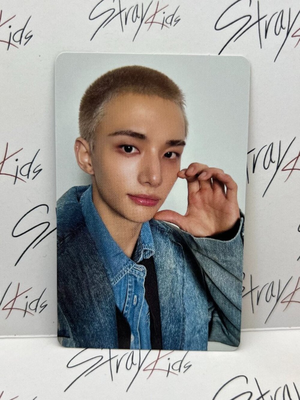 Hyunjin Hollow Regular Version